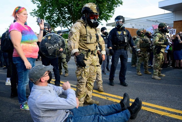 "美대사관, 1970년대 경범죄 이유로 英 기업인들 비자 발급 거부"