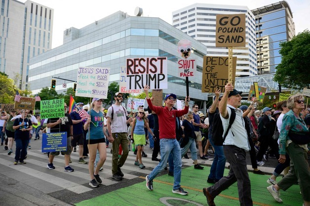 미 법원 "트럼프의 포틀랜드 주방위군 파병은 위헌"…영구 금지 명령