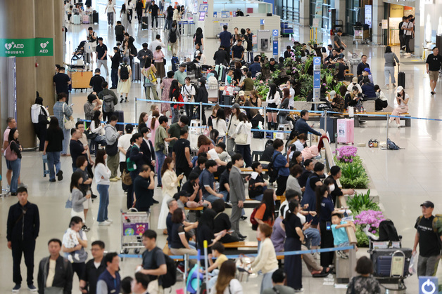 "외국인 소비 줄어들까"…국제유가 폭등에 유통가 예의주시