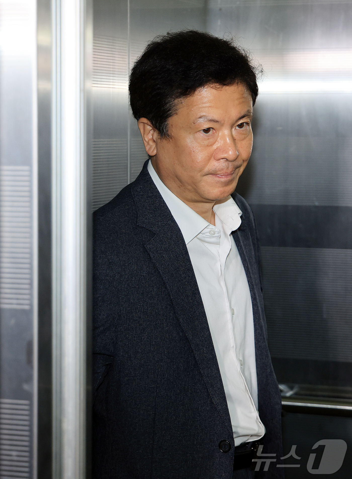 (서울=뉴스1) 김진환 기자 = 전하규 국방부 대변인이 29일 오후 서울 서초구 순직해병 특검팀(이명현 특별검사) 사무실에 참고인 신분으로 출석하고 있다. 2025.9.29/뉴스1 …