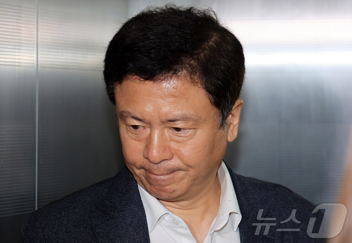 (서울=뉴스1) 김진환 기자 = 전하규 국방부 대변인이 29일 오후 서울 서초구 순직해병 특검팀(이명현 특별검사) 사무실에 참고인 신분으로 출석하고 있다. 2025.9.29/뉴스1 …