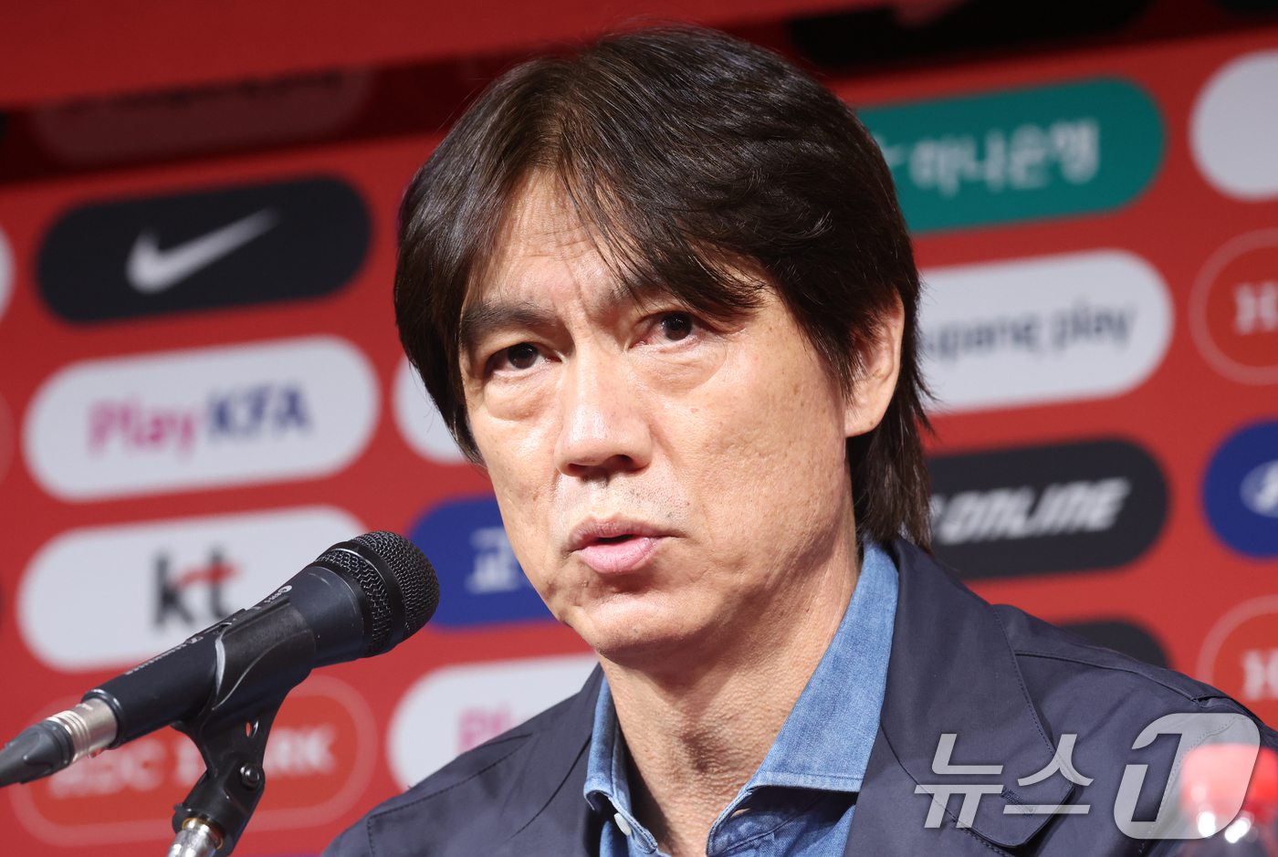 (서울=뉴스1) 김명섭 기자 = 홍명보 축구 국가대표팀 감독이 29일 서울 종로구 축구회관에서 하나은행 초청 축구국가대표팀 친선경기 10월 소집명단 발표를 하고 있다. 2025.9 …