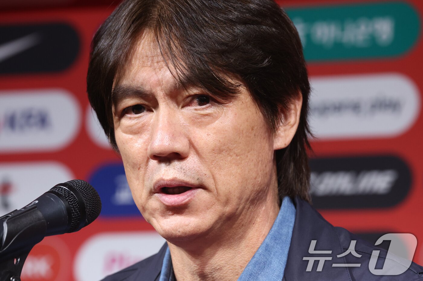 본문 이미지 - 홍명보 축구 국가대표팀 감독이 29일 서울 종로구 축구회관에서 하나은행 초청 축구국가대표팀 친선경기 10월 소집명단 발표를 하고 있다. 2025.9.29/뉴스1 ⓒ News1 김명섭 기자