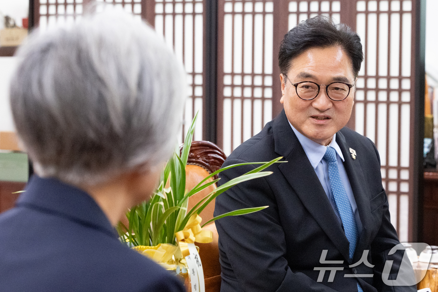 (서울=뉴스1) 이승배 기자 = 우원식 국회의장이 29일 서울 여의도 국회에서 강경화 주미한국대사 내정자를 접견하고 있다. 2025.9.29/뉴스1