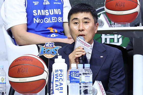 KCC "통합우승", LG "2연패" 신경전…'백전노장' 유도훈·문경은 도전장