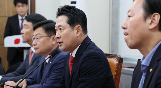 국힘, 지방선거 채비 속도…'현역 지자체장 채점표' 만든다