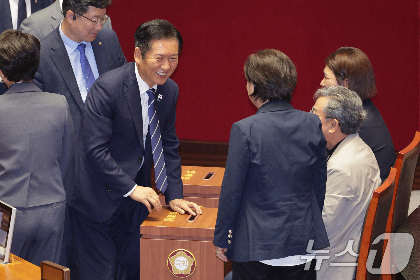 (서울=뉴스1) 신웅수 기자 = 정청래 더불어민주당 대표가 29일 서울 여의도 국회에서 열린 제429회 국회(정기회) 제9차 본회의에서 국회에서의 증언·감정 등에 관한 법률 일부개 …