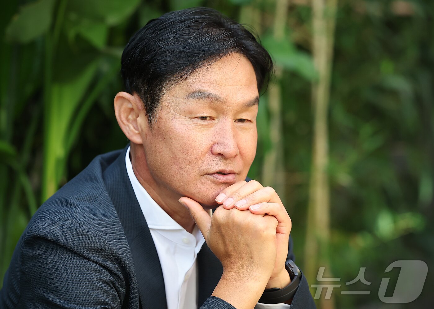 본문 이미지 - 최용수 전 감독이 29일 오후 서울 강남구의 한 식당에서 뉴스1과 인터뷰를 하고 있다. 2025.9.29/뉴스1 ⓒ News1 김진환 기자