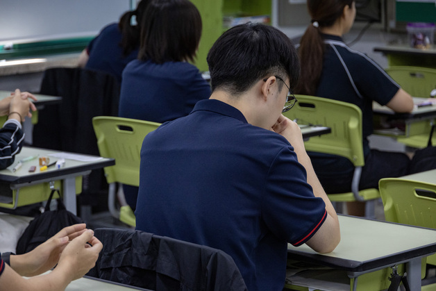 '수능 D-300' 문제풀이 대신 개념부터…선택과목 미리 골라야