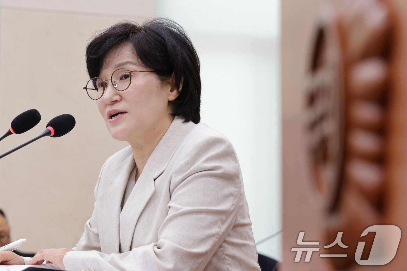 본문 이미지 - 원민경 여성가족부 장관 후보자가 3일 오전 서울 여의도 국회 여성가족위원회에서 열린 인사청문회에서 의원 질의에 답변하고 있다. 2025.9.3/뉴스1 ⓒ News1 신웅수 기자