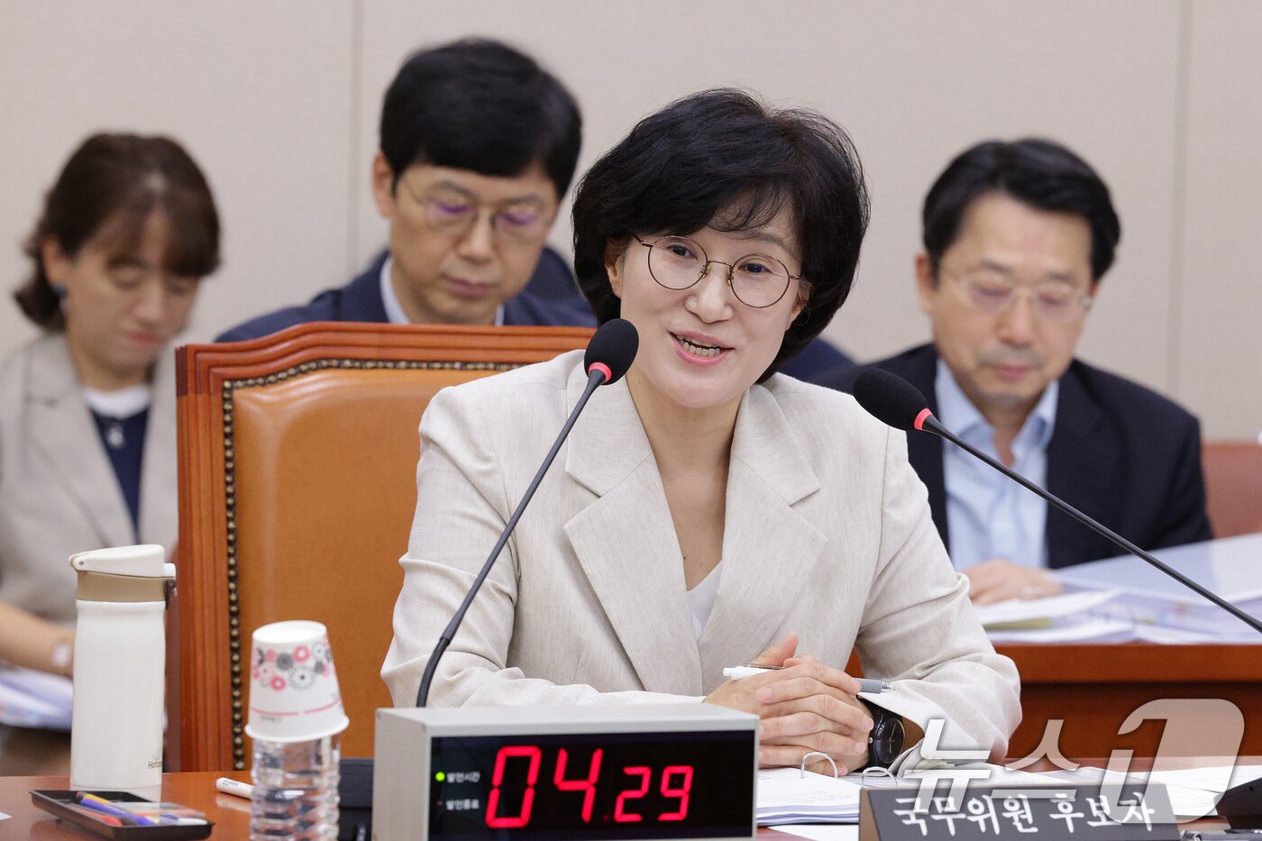 본문 이미지 - 원민경 여성가족부 장관 후보자가 3일 오전 서울 여의도 국회 여성가족위원회에서 열린 인사청문회에서 의원 질의에 답변하고 있다. 2025.9.3/뉴스1 ⓒ News1 신웅수 기자