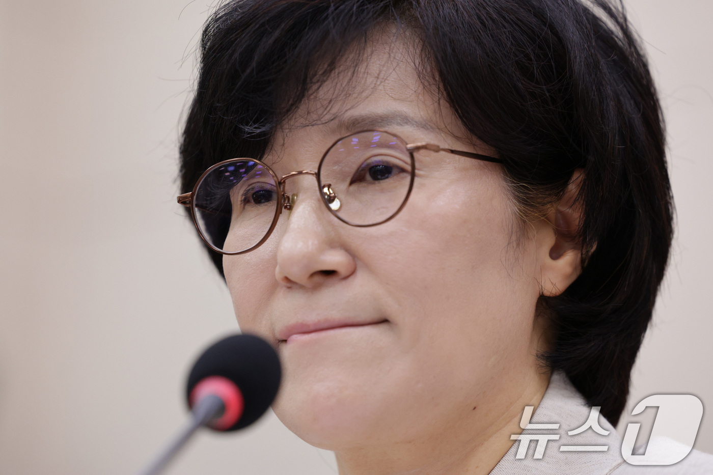 (서울=뉴스1) 신웅수 기자 = 원민경 여성가족부 장관 후보자가 3일 오전 서울 여의도 국회 여성가족위원회에서 열린 인사청문회에서 의원 질의에 답변하고 있다. 2025.9.3/뉴스 …