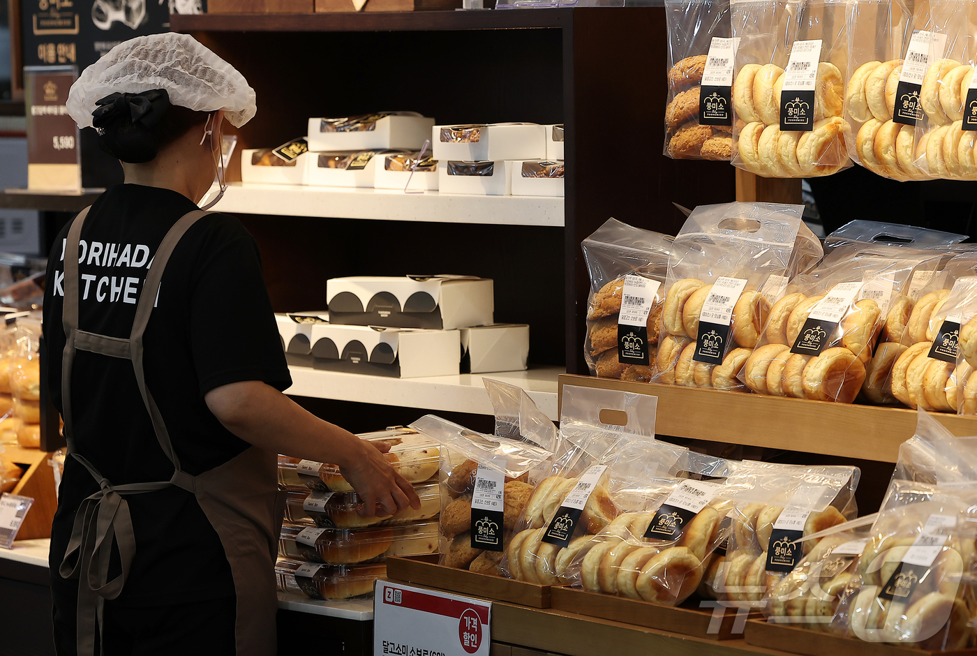 (서울=뉴스1) 김진환 기자 = 빵값이 6개월 연속 고공행진을 이어가고 있다.3일 통계청 국가통계포털(KOSIS)에 따르면, 8월 빵 물가지수는 138.61(2020년=100)로, …