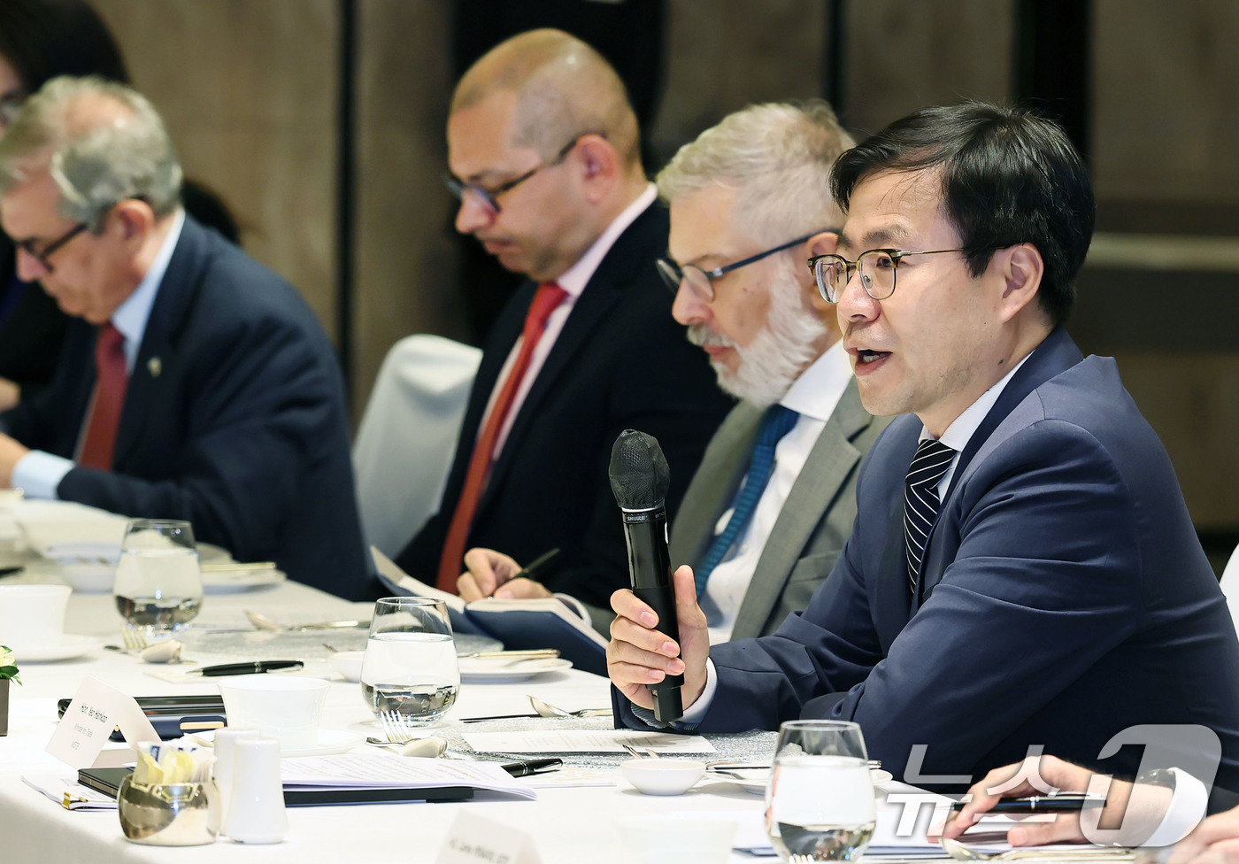 (서울=뉴스1) = 여한구 산업통상자원부 통상교섭본부장이 3일 서울 종로구 포시즌스호텔 누리볼룸에서 열린 '주한중남미대사단 간담회'를 주재하고 있다. (산업통상자원부 제공. 재판매 …