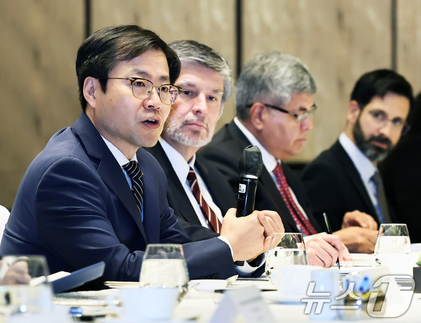 (서울=뉴스1) = 여한구 산업통상자원부 통상교섭본부장이 3일 서울 종로구 포시즌스호텔 누리볼룸에서 열린 '주한중남미대사단 간담회'를 주재하고 있다. (산업통상자원부 제공. 재판매 …