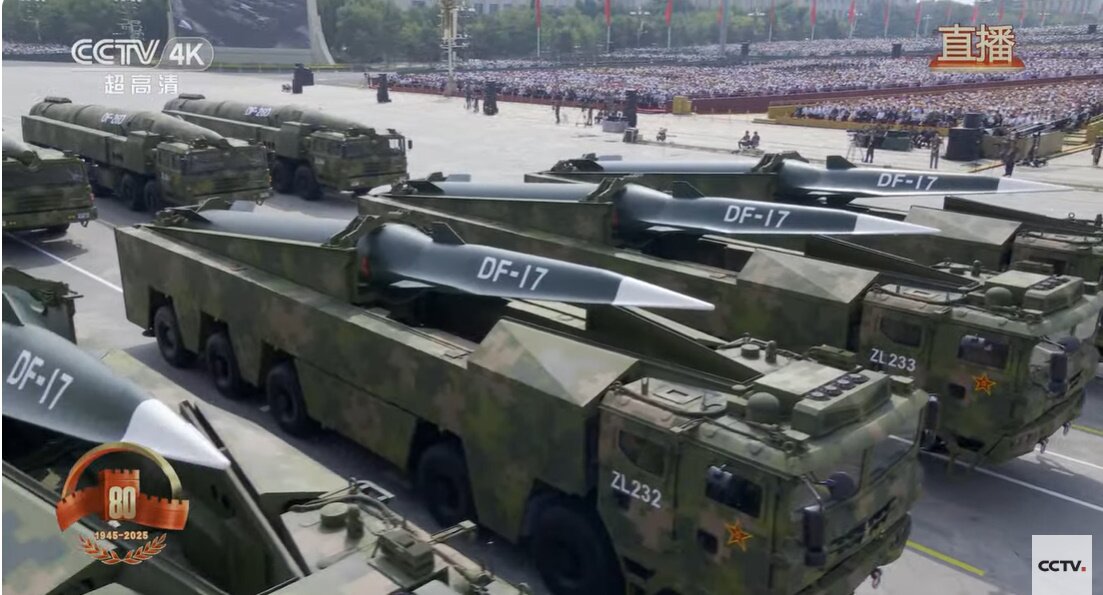 본문 이미지 - 중·단거리 탄도미사일 DF-17.&#40;CCTV 캡처&#41;