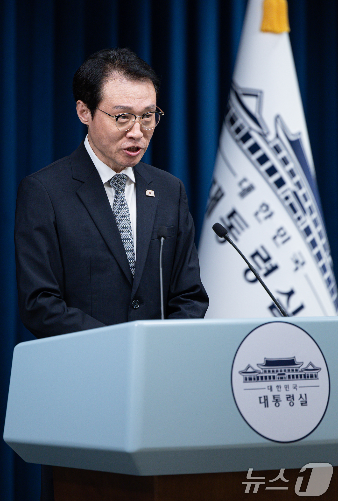 (서울=뉴스1) 이재명 기자 = 이규연 홍보소통수석이 3일 서울 용산 대통령실 청사에서 이재명 정부 출범 100일 기자회견 관련 브리핑을 하고 있다. 2025.9.3/뉴스1