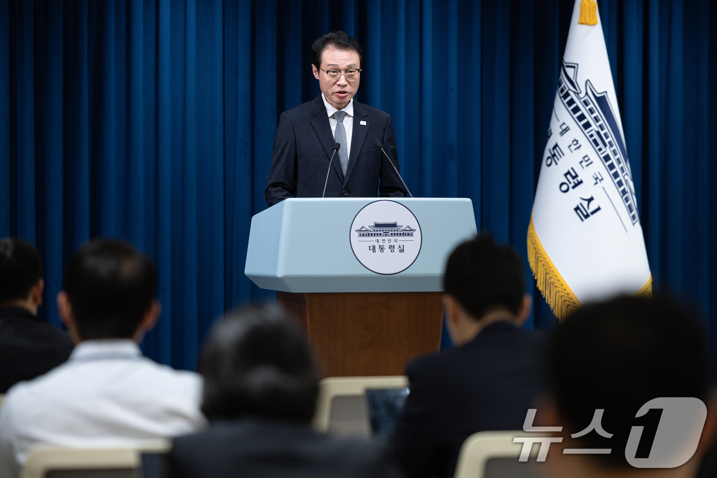 (서울=뉴스1) 이재명 기자 = 이규연 홍보소통수석이 3일 서울 용산 대통령실 청사에서 이재명 정부 출범 100일 기자회견 관련 브리핑을 하고 있다. 2025.9.3/뉴스1