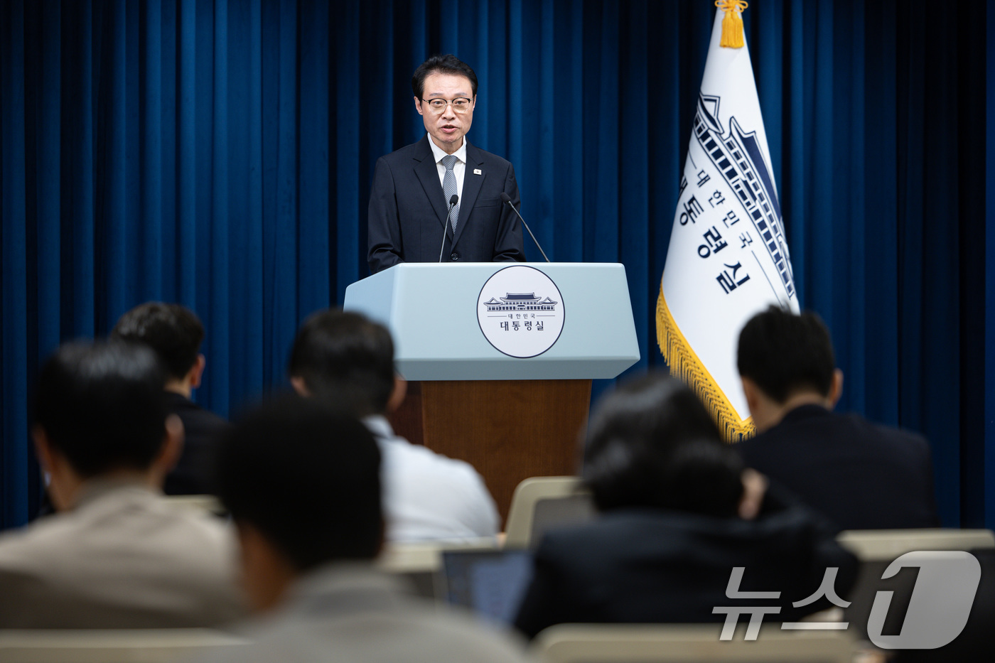 (서울=뉴스1) 이재명 기자 = 이규연 홍보소통수석이 3일 서울 용산 대통령실 청사에서 이재명 정부 출범 100일 기자회견 관련 브리핑을 하고 있다. 2025.9.3/뉴스1