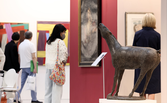 "2025 미술시장, '거품' 빠지고 '진짜'만 남아"…올해 키워드 '조용한 회복'