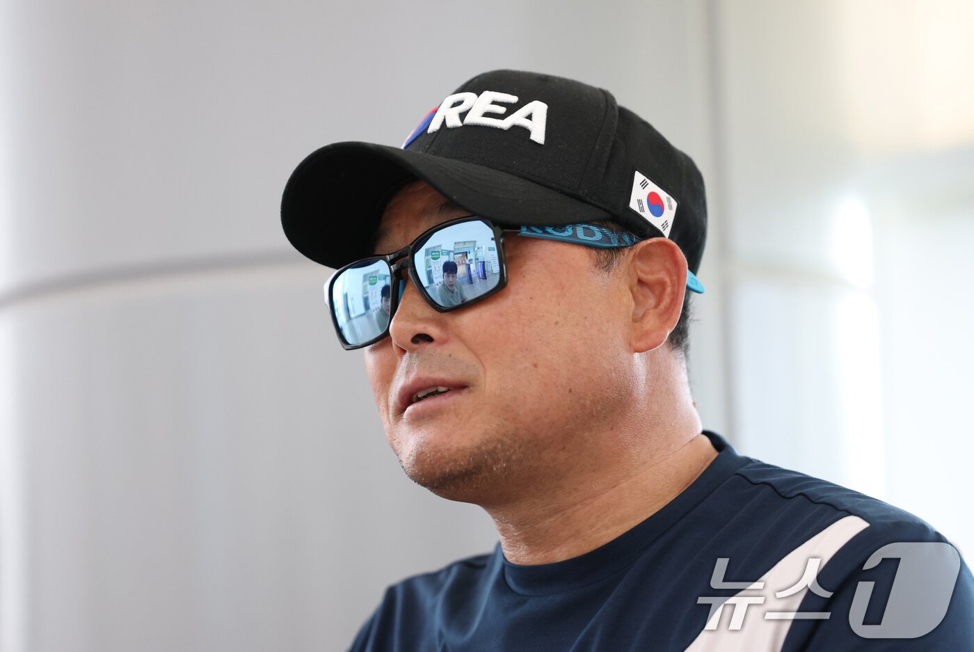 본문 이미지 - 전 국가대표 마라톤 선수 이봉주가 3일 경기 화성시 반월체육센터에서 뉴스1과 인터뷰를 하고 있다. 2025.9.3/뉴스1 ⓒ News1 김영운 기자