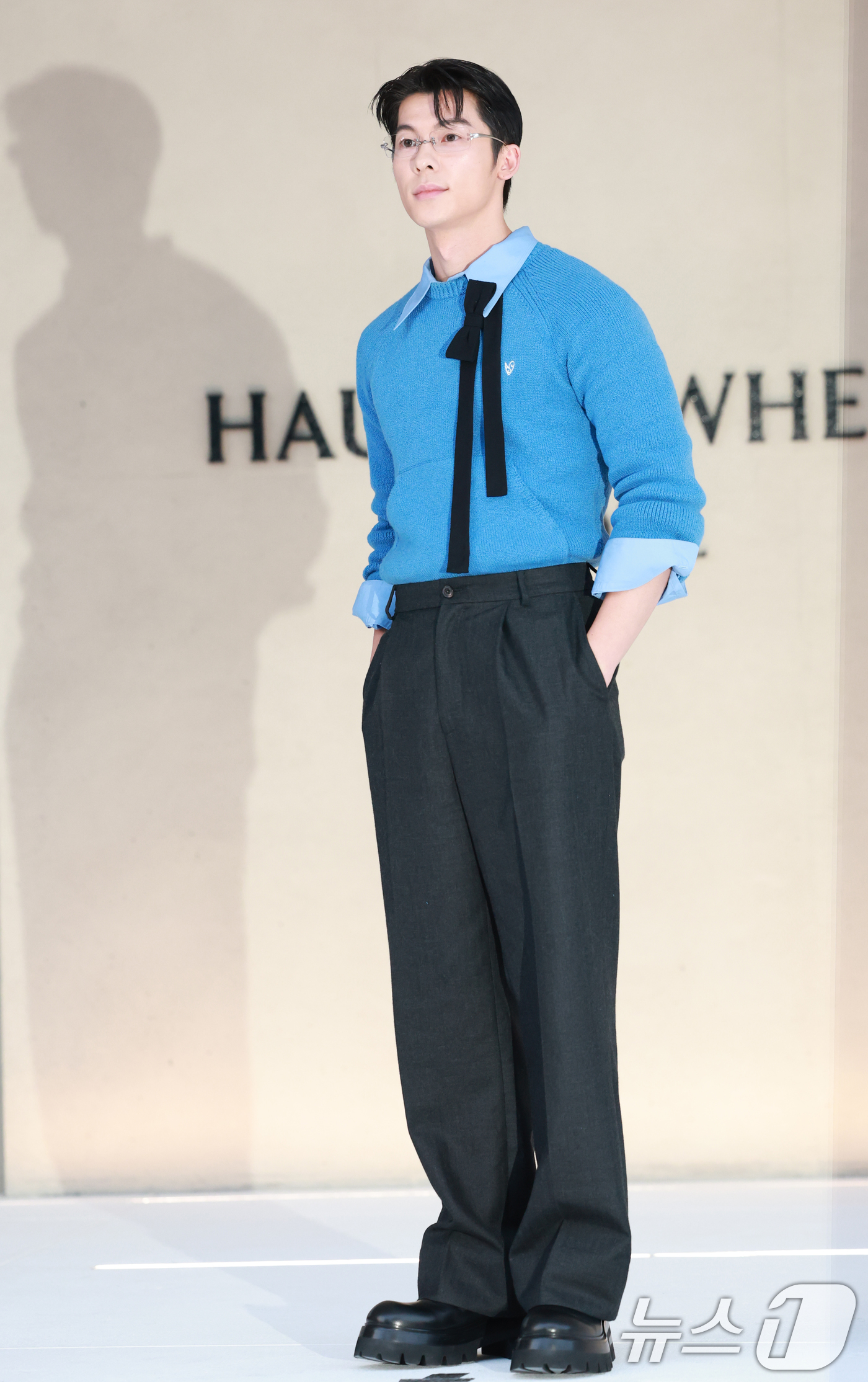 (서울=뉴스1) 권현진 기자 = 대만 배우 허한이 3일 오후 서울 성동구 아이아이컴배인드의 신사옥 하우스 노웨어 서울에서 열린 프리 오픈 행사에 참석해 포즈를 취하고 있다. 202 …