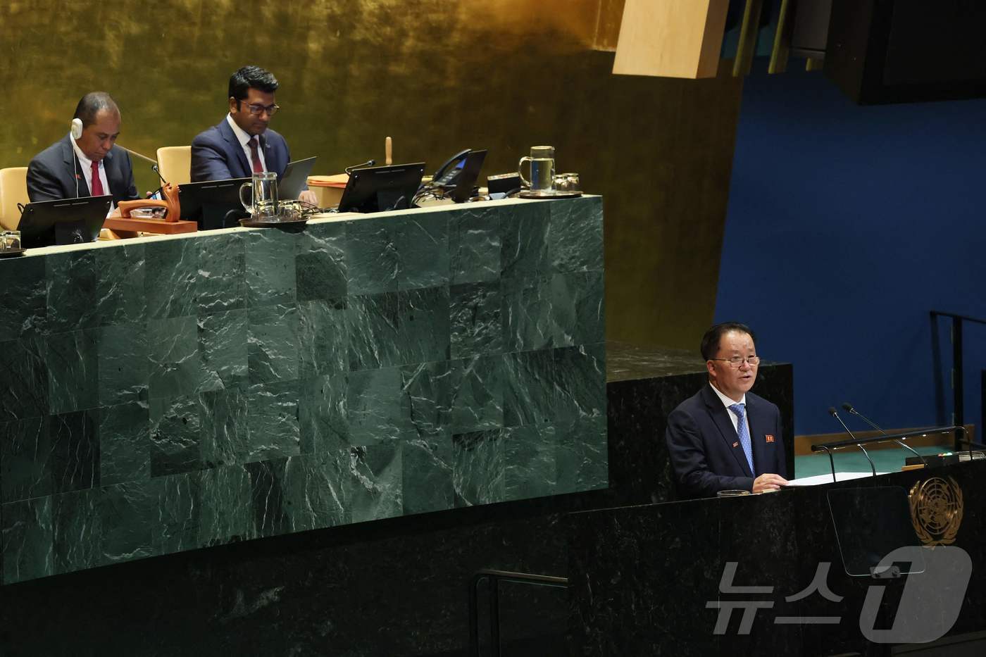 (AFP=뉴스1) 구윤성 기자 = 김선경 북한 외무성 부상이 29일(현지시간) 미국 뉴욕 유엔본부에서 열린 유엔총회에서 기조연설을 하고 있다.ⓒ AFP=뉴스1