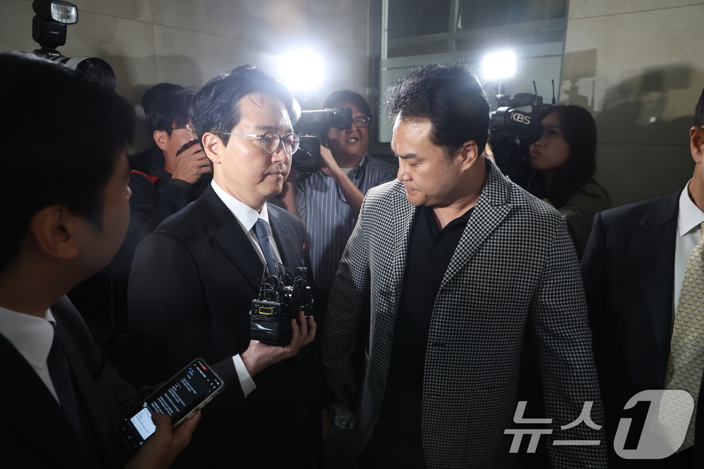 (서울=뉴스1) 박정호 기자 = 심우정 전 검찰총장이 30일 오전 서울 서초구 서초중앙로 해병대원 순직 사건 관련 의혹을 수사하는 순직해병특검팀(특별검사 이명현)으로 이종섭 호주대 …