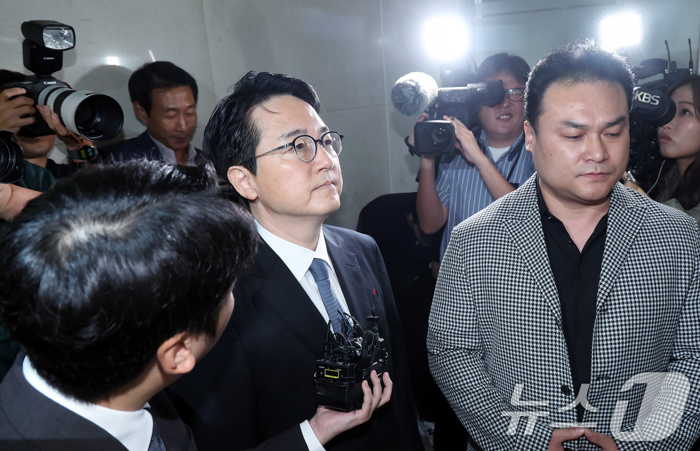 (서울=뉴스1) 박정호 기자 = 심우정 전 검찰총장이 30일 오전 서울 서초구 서초중앙로 해병대원 순직 사건 관련 의혹을 수사하는 순직해병특검팀(특별검사 이명현)으로 이종섭 호주대 …