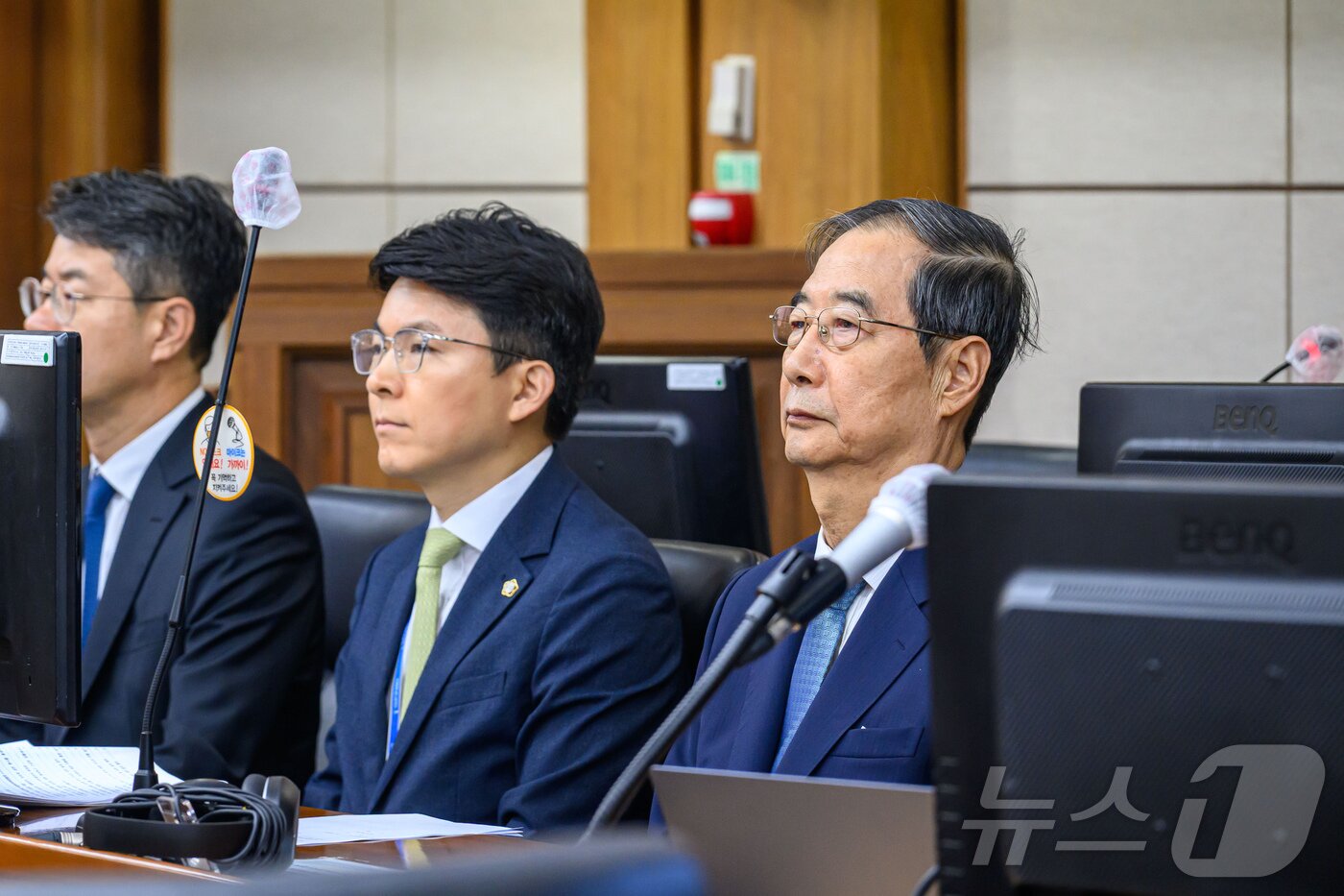 본문 이미지 - 한덕수 전 국무총리가 30일 서울 서초구 서울중앙지법에서 열린 내란 우두머리 방조 및 위증 등 혐의 재판에 피고인으로 출석해 있다. 2025.9.30/뉴스1 ⓒ News1 사진공동취재단