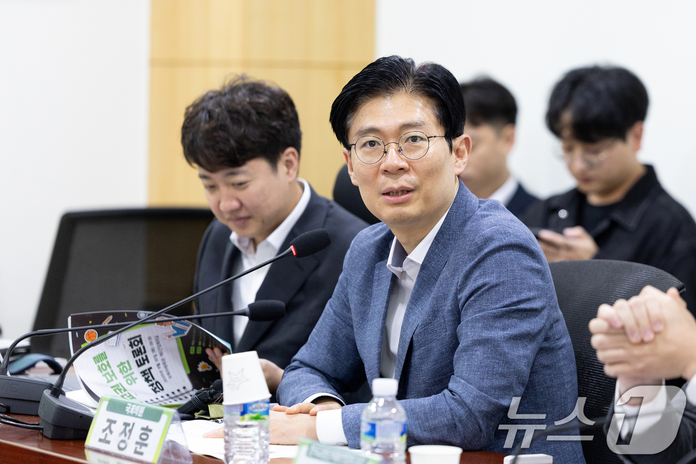 (서울=뉴스1) 이승배 기자 = 조정훈 국민의힘 의원이 30일 서울 여의도 국회 의원회관에서 열린 '교권 보호를 위한 정책 토론회'에서 모두발언하고 있다. 2025.9.30/뉴스1 …