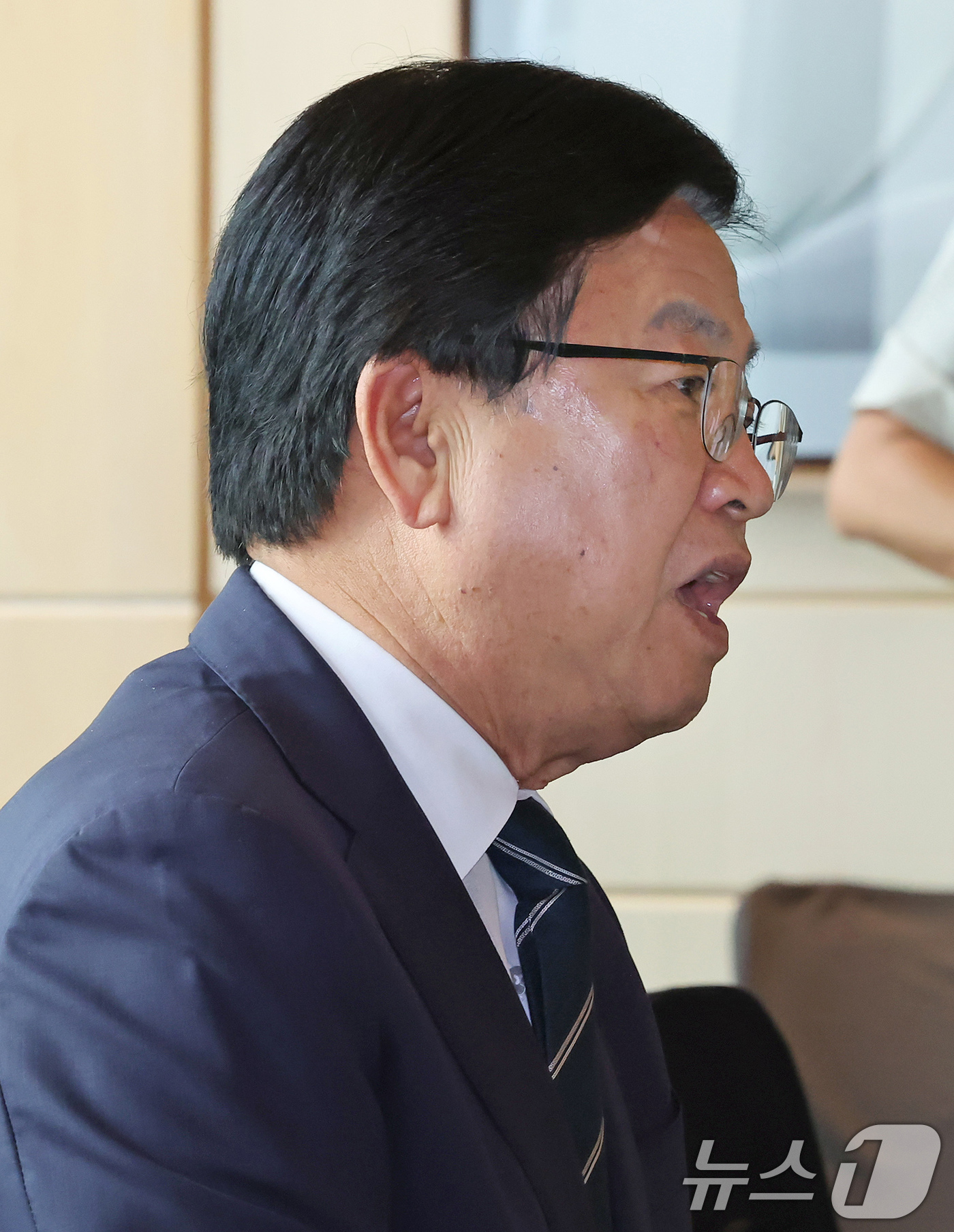 (서울=뉴스1) 장수영 기자 = 최교진 사회부총리 겸 교육부 장관이 30일 서울 종로구 포시즌스 호텔에서 열린 '교육부 장관-한국대학교육협의회 회장단' 간담회'에서 인사말을 하고 …