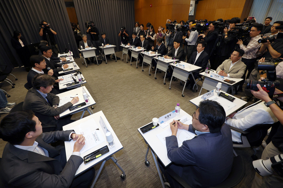 역대 최대 과태료 맞은 업비트…다른 원화 거래소도 '긴장'