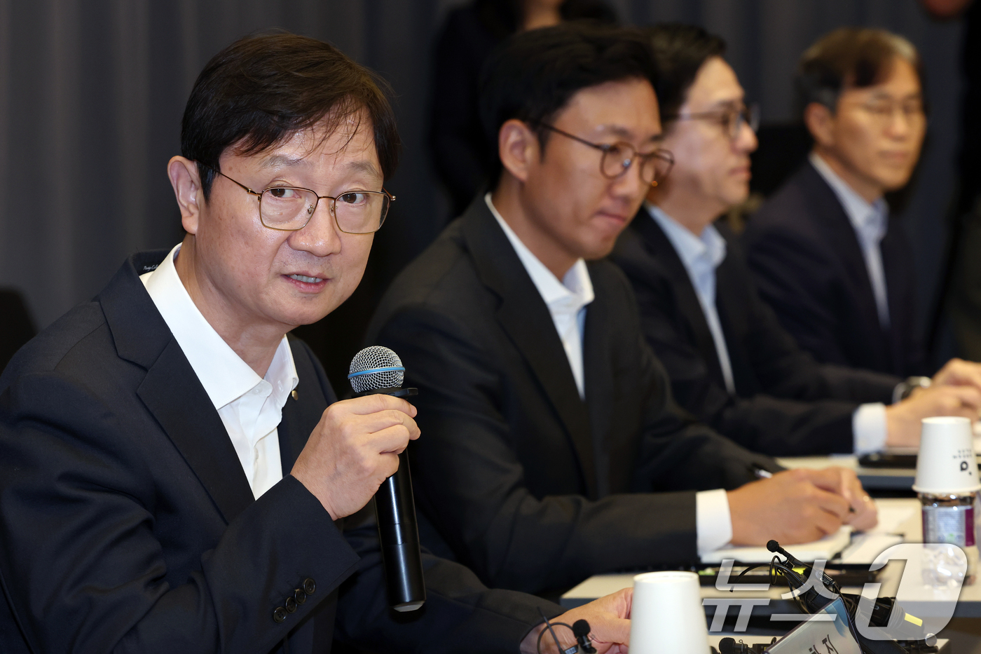 (서울=뉴스1) 박정호 기자 = 이찬진 금융감독원장이 30일 오후 서울시 서초구 강남대로 드림플러스 강남에서 열린 가상자산사업자 CEO 간담회에서 모두 발언을 하고 있다. 2025 …