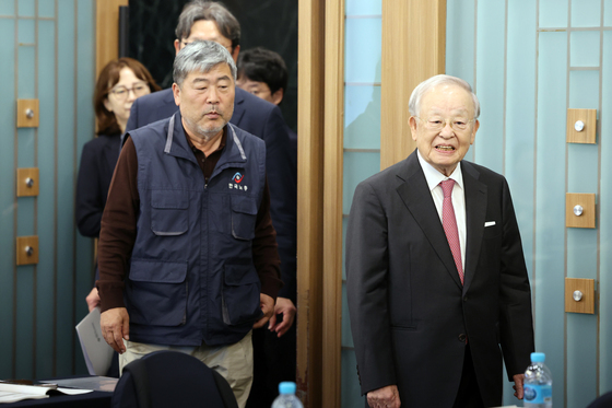 경총 "정년 65세 연장, 20% 대기업·공공부문 정규직만 혜택"