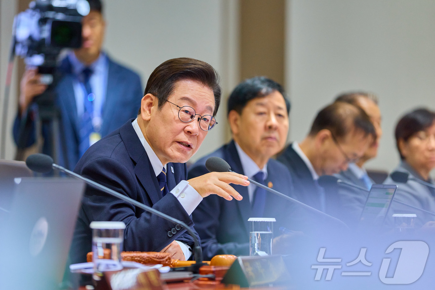 (서울=뉴스1) 이재명 기자 = 이재명 대통령이 30일 서울 용산 대통령실 청사에서 열린 제44회 국무회의에서 발언을 하고 있다. (대통령실 제공. 재판매 및 DB 금지) 2025 …