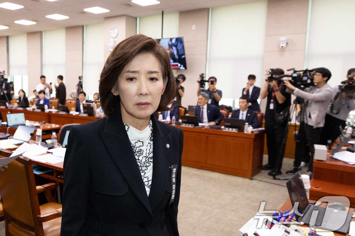 (서울=뉴스1) 이승배 기자 = 30일 서울 여의도 국회에서 열린 제429회국회(정기회) 법제사법위원회 제7차 전체회의에서 나경원 국민의힘 의원이 대법원 현장 국정감사 안건에 대해 …