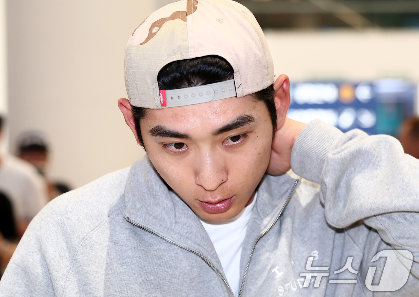 (인천공항=뉴스1) 김성진 기자 = 메이저리그(MLB) 두 번째 시즌을 마친 샌프란시스코 이정후가 30일 인천국제공항 제2여객터미널을 통해 귀국하고 있다.이정후는 150경기에 출전 …