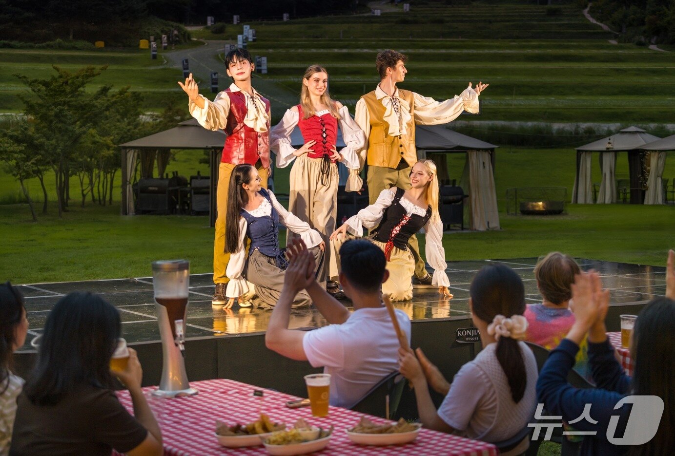 본문 이미지 - 곤지암리조트가 추석 황금연휴 기간 온 가족이 함께 즐길 수 있는 추석 패밀리 페스티벌을 진행한다.&#40;곤지암리조트 제공&#41;