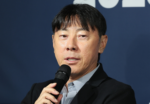 축구협회, '선수 폭행 논란' 신태용 전 울산 감독 중징계 결정