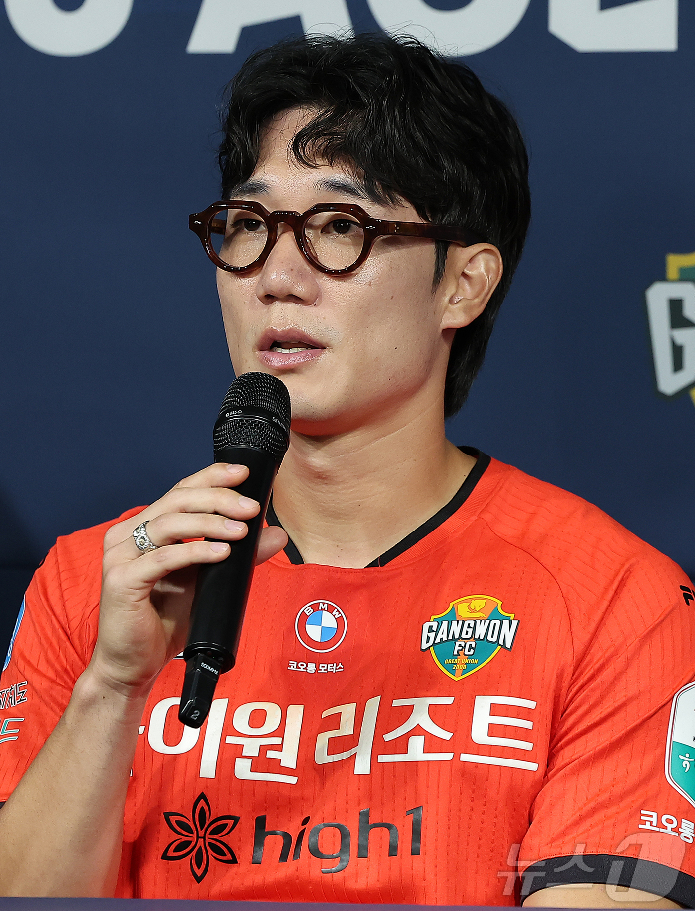 (서울=뉴스1) 김진환 기자 = 강원FC 이유현이 4일 오전 서울 종로구 신문로 축구회관에서 열린 ‘2025-26 ACL 참가 K리그 4개팀 미디어데이’에 참석해 취재진 질문에 답 …