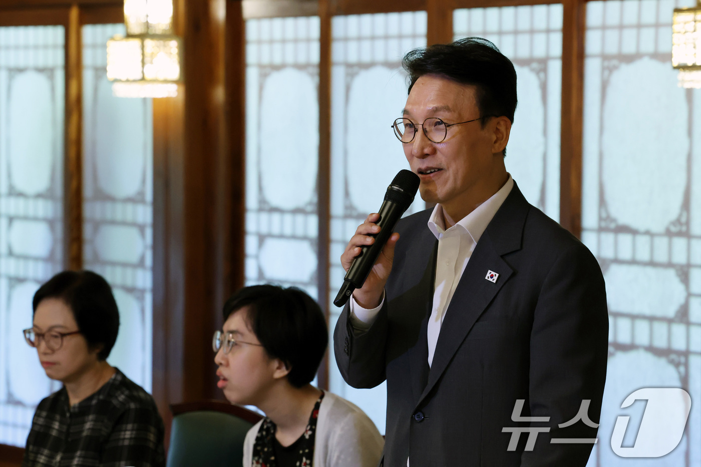 (서울=뉴스1) 김성진 기자 = 김민석 국무총리가 4일 오후 서울 종로구 총리공관에서 열린 발달장애인 가족 초청 행사에서 인사말을 하고 있다. (공동취재) 2025.9.4/뉴스1