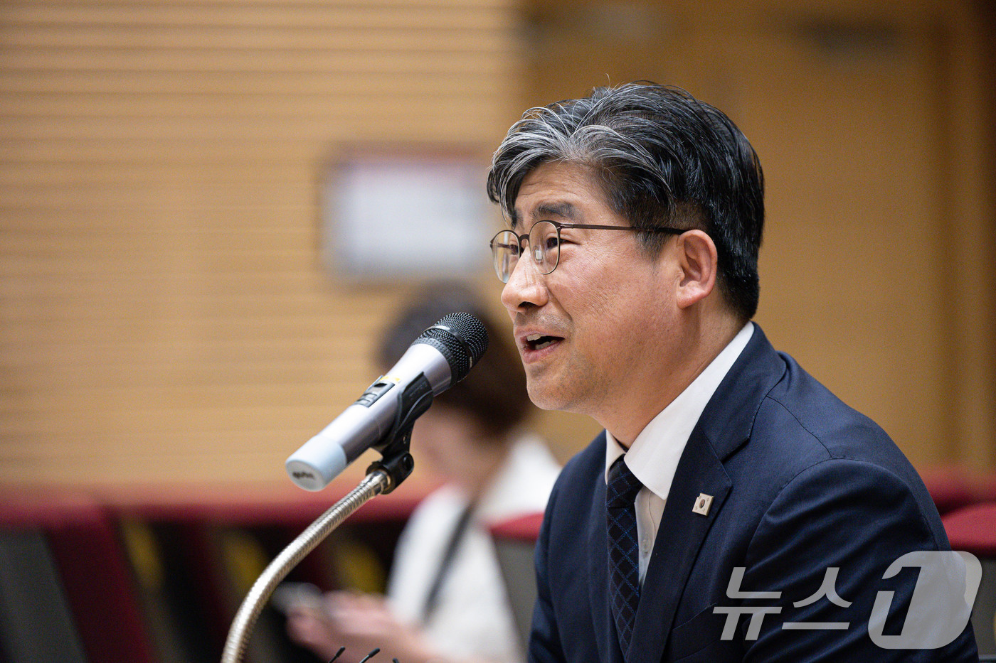 (서울=뉴스1) 이재명 기자 = 류덕현 대통령실 재정기획보좌관이 4일 서울 용산 대통령실에서 열린 기자간담회에서 발언을 하고 있다. 2025.9.4/뉴스1