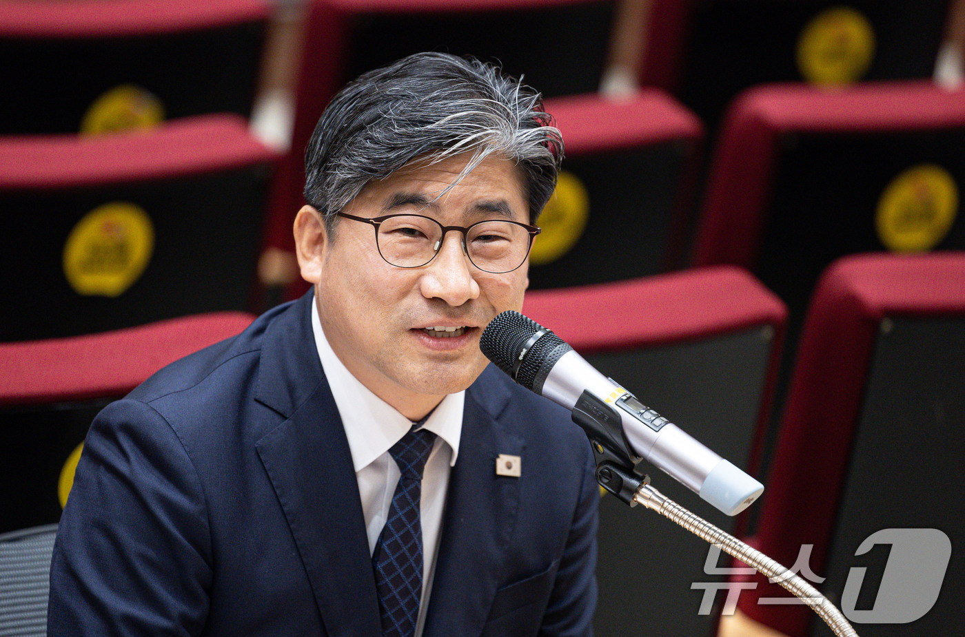 (서울=뉴스1) 이재명 기자 = 류덕현 대통령실 재정기획보좌관이 4일 서울 용산 대통령실에서 열린 기자간담회에서 발언을 하고 있다. 2025.9.4/뉴스1