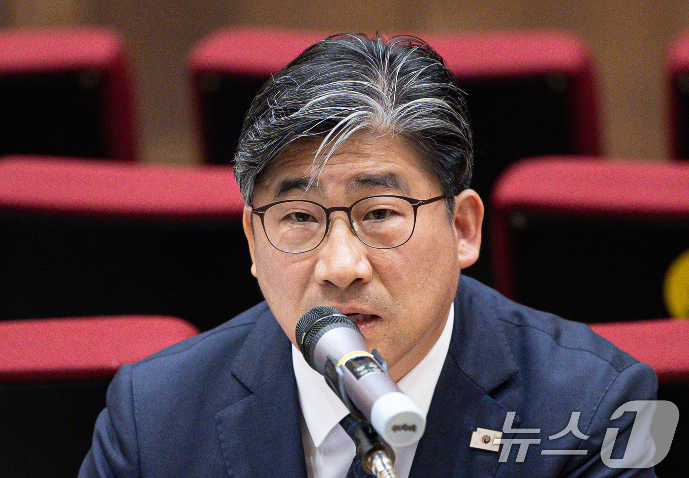 (서울=뉴스1) 이재명 기자 = 류덕현 대통령실 재정기획보좌관이 4일 서울 용산 대통령실에서 열린 기자간담회에서 발언을 하고 있다. 2025.9.4/뉴스1