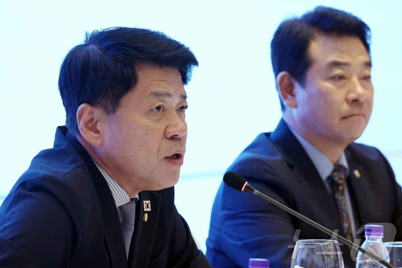 (베이징(중국)=뉴스1) 박정호 기자 = 국회 한중의원연맹 조국혁신당 김준형 의원이 4일 오후 중국 베이징의 한 호텔에서 열린 우원식 국회의장 주최 베이징 특파원 오찬간담회에서 특 …