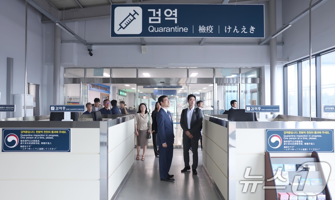 (서울=뉴스1) = 여한구 산업통상자원부 통상교섭본부장이 4일 2025년 APEC 정상회의 계기에 개최되는 경제인 행사 현장 상황을 종합적으로 점검하기 위해 경제인 숙소 중 하나로 …