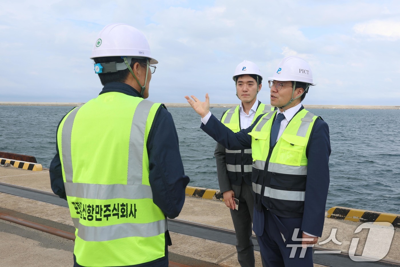 (서울=뉴스1) = 여한구 산업통상자원부 통상교섭본부장이 4일 2025년 APEC 정상회의 계기에 개최되는 경제인 행사 현장 상황을 종합적으로 점검하기 위해 경제인 숙소 중 하나로 …