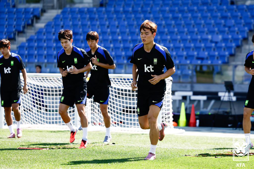 (서울=뉴스1) = 오현규 등 대한민국 축구 대표팀 선수들이 4일(현지시간) 미국 뉴욕 아이칸 스타디움에서 훈련을 하고 있다. (대한축구협회 제공. 재판매 및 DB 금지) 2025 …