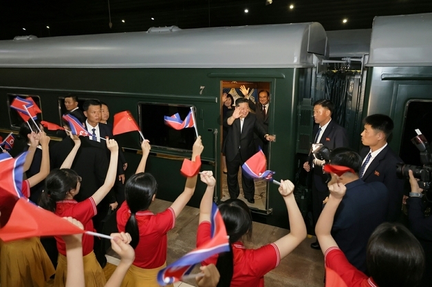 통일부 "평양–베이징 국제열차, 12일에 운행 재개"